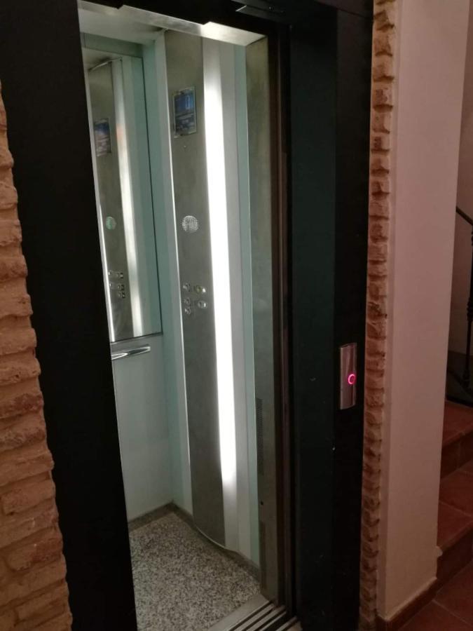 Trianabridgeviews Atico Con Vistas Al Puente De Triana Calle Castilla 38 إشبيلية المظهر الخارجي الصورة